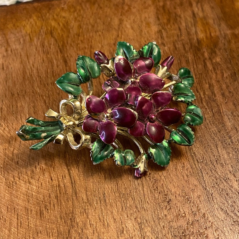 Vintage Enamel Violet Brooch by Exquisite J026